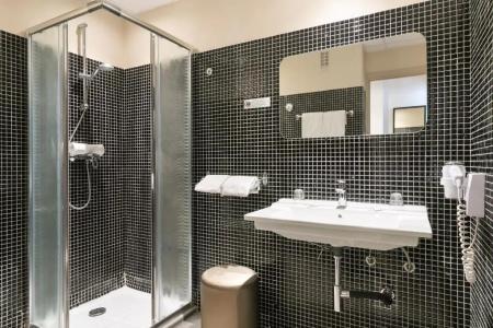 Hôtel Locarno Nice - 71