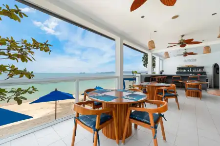 La Perle Luxury Boutique - 25