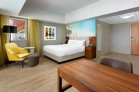 Courtyard by Marriott Santa Monica - 41