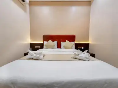 Empire - Near International Airport - 9