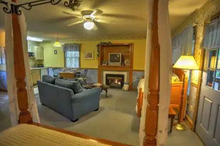 Blue Mountain Mist Country Inn & Spa - 124