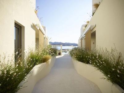 White Pebble Suites - 26