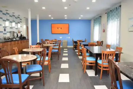 SureStay Plus By Best Western Niagara Falls East - 36