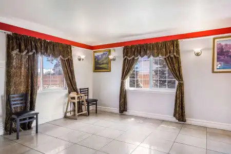 Americas Best Value Inn - 5