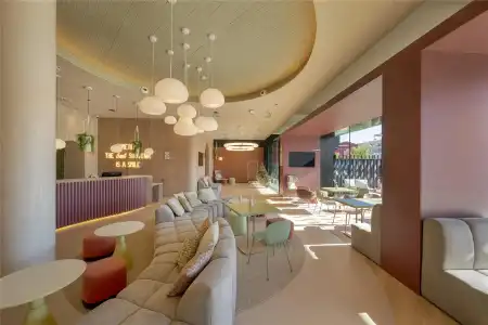 Hampton by Hilton Alicante Airport - 8