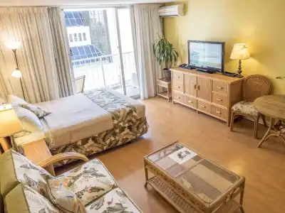 Tropical Studios at Marine Surf Waikiki - 60