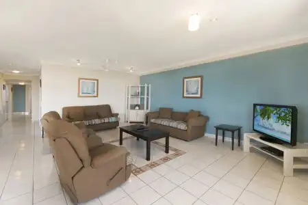 Burgess @ Kings Beach Apartments - 12
