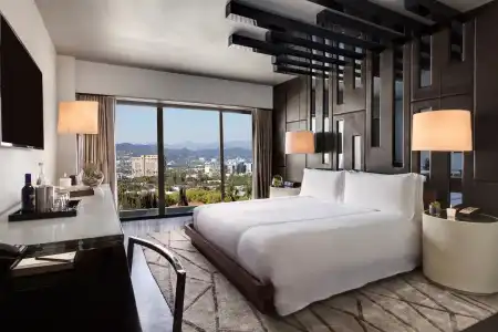 SIXTY Beverly Hills - 36