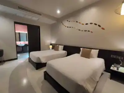 Sorin Boutique - 32