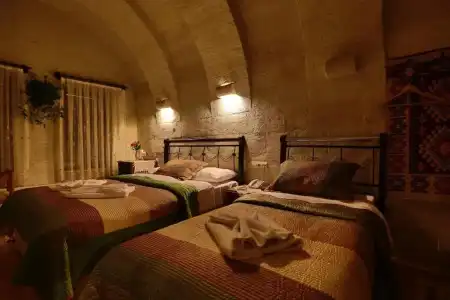 Safran Cave - 47