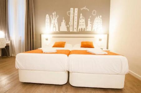 Hostal Live Barcelona - 33