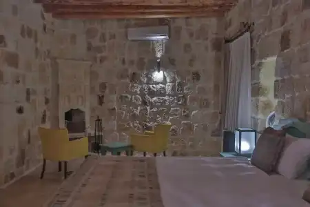Acropolis Cave Suite - 47