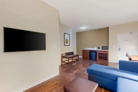 Comfort Inn & Suites near Ontario Airport - 76
