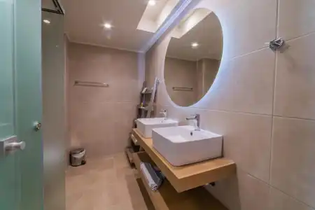 Bio Suites - 158