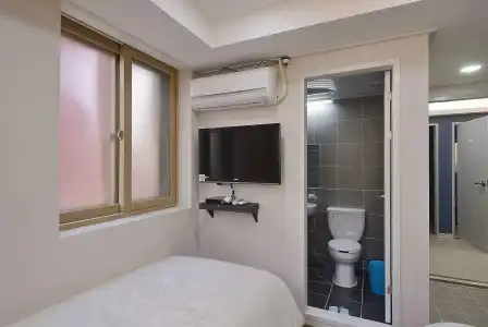 Red Guest House - 8