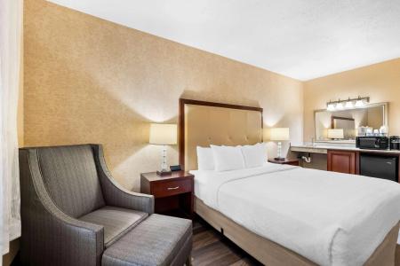 Best Western Plus Abbey Inn - 4
