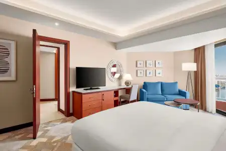Ramses Hilton - 7