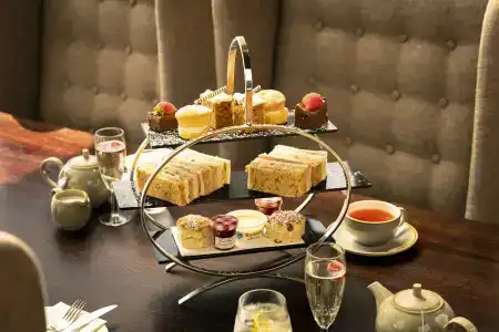 Crowne Plaza Glasgow by IHG - 10