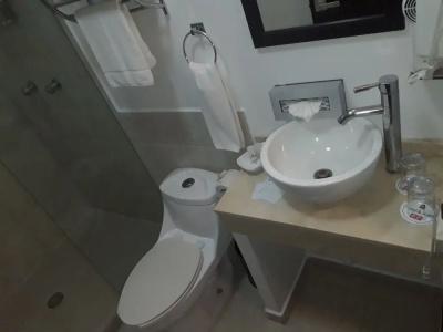 & Suites PF - 85
