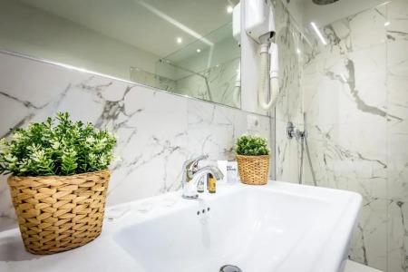 Emma Small Luxury - 64