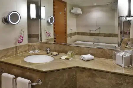 Hilton Jumeirah - 37