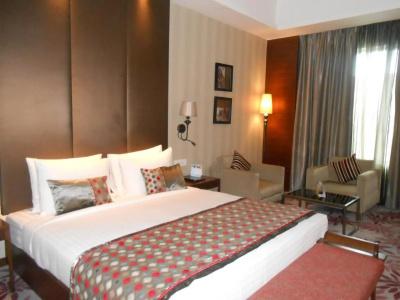 Pride Plaza, Kolkata - 30