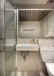 Hotel - 121