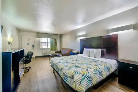 Motel 6 Arlington, TX - 41