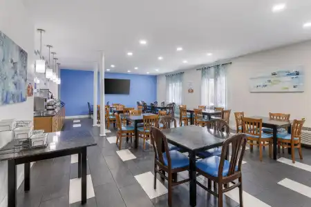 SureStay Plus By Best Western Niagara Falls East - 16