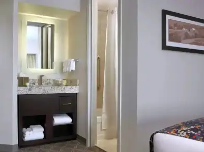 Doubletree by Hilton Cedar Rapids Convention Complex - 50