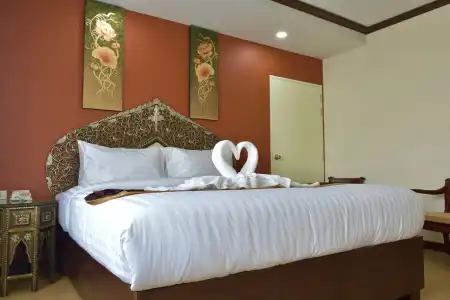 White Boutique and Spa - 2