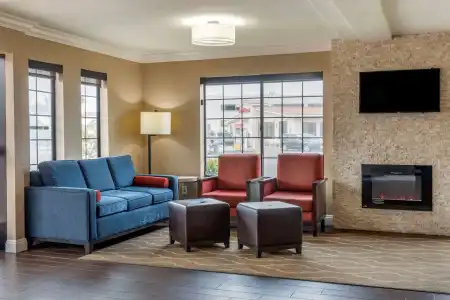 Comfort Inn & Suites Ventura Beach - 14
