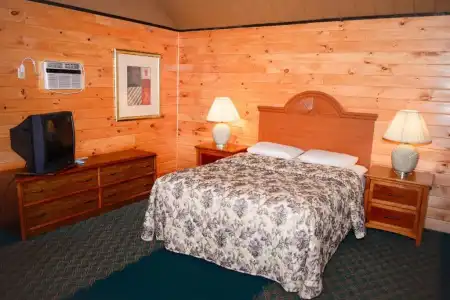 Lake Crest Inn - 58