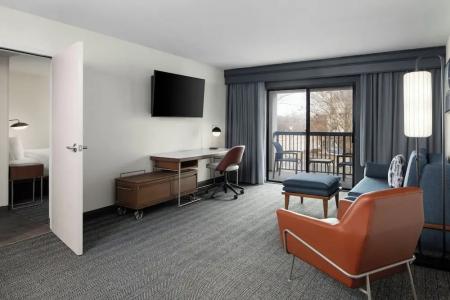 Courtyard Chesapeake Greenbrier - 61