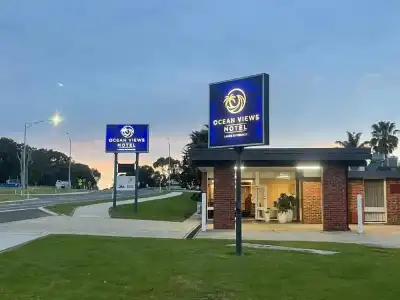 Econo Lodge Absolute Lake Entrance - 0