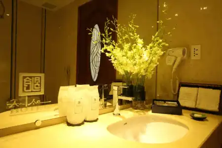 Au Lac Charner - 10