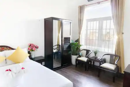 Hue Royal - 23
