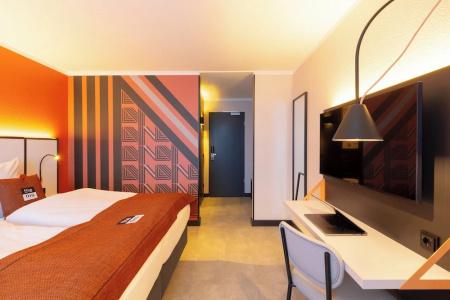 Holiday Inn - the niu, BLADE SOLINGEN by IHG - 33