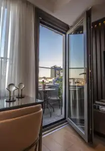 Valente Suites & - 6