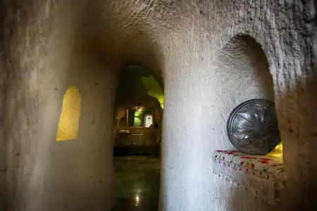 1811 Cave - 73