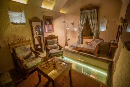 Hermes Cave - 109