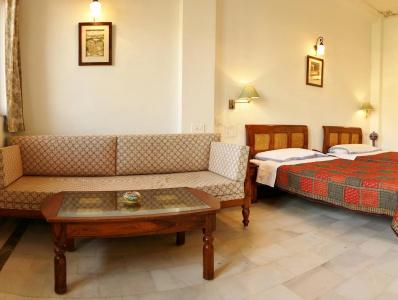 Arya Niwas - 129
