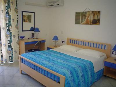 Bed and Breakfast Brezza Marina e Ristorante Shoreline - 1