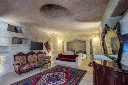 Kayatas Cave Suites - 23