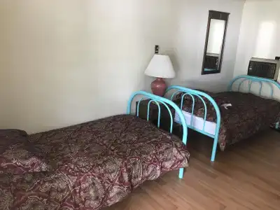 Hillside Motel - 0