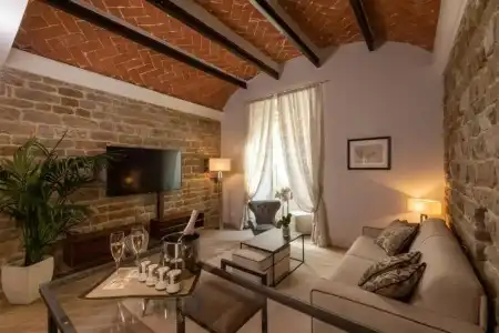 Donati Luxury Tower Suites - 37