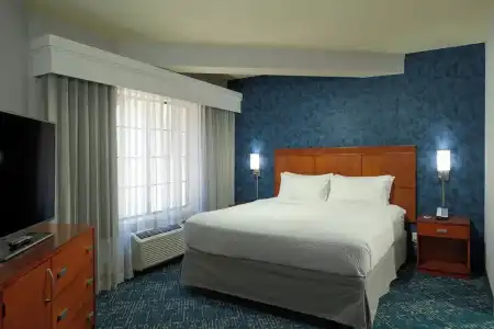 Courtyard by Marriott Old Town - 54
