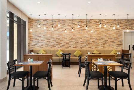 Ibis Styles Dubai Gold District - 18