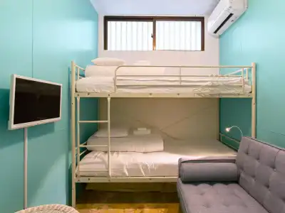 Seawall Hostel - 26