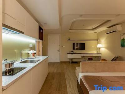 Golden Tree & Apartment - 41